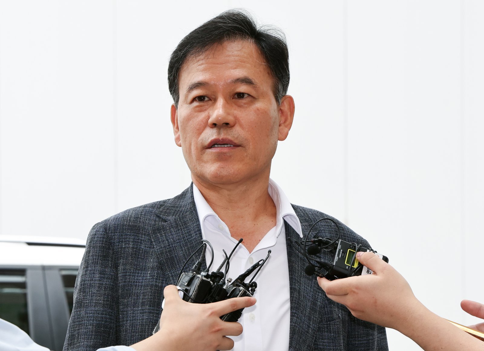‘관저 특혜’ 의혹 윤한홍, 종합특검 첫 소환…“나와 관련 없어” 부인