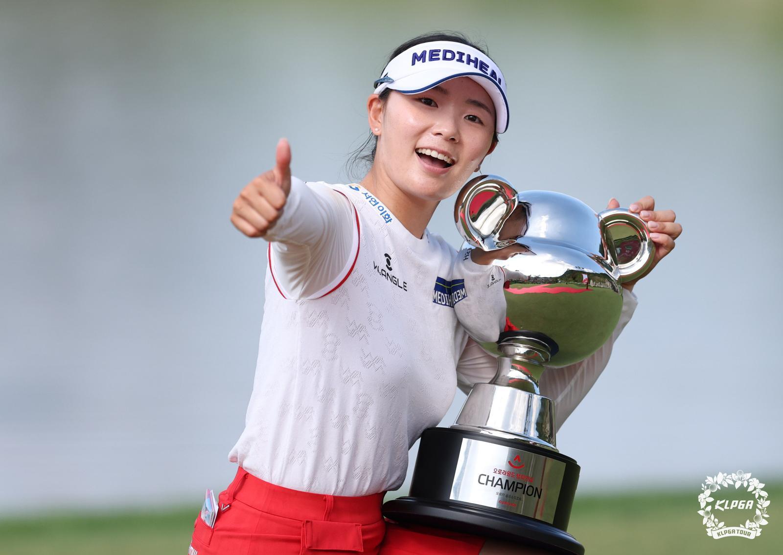 Lee Da-yeon stages comeback for 10th KLPGA Tour win