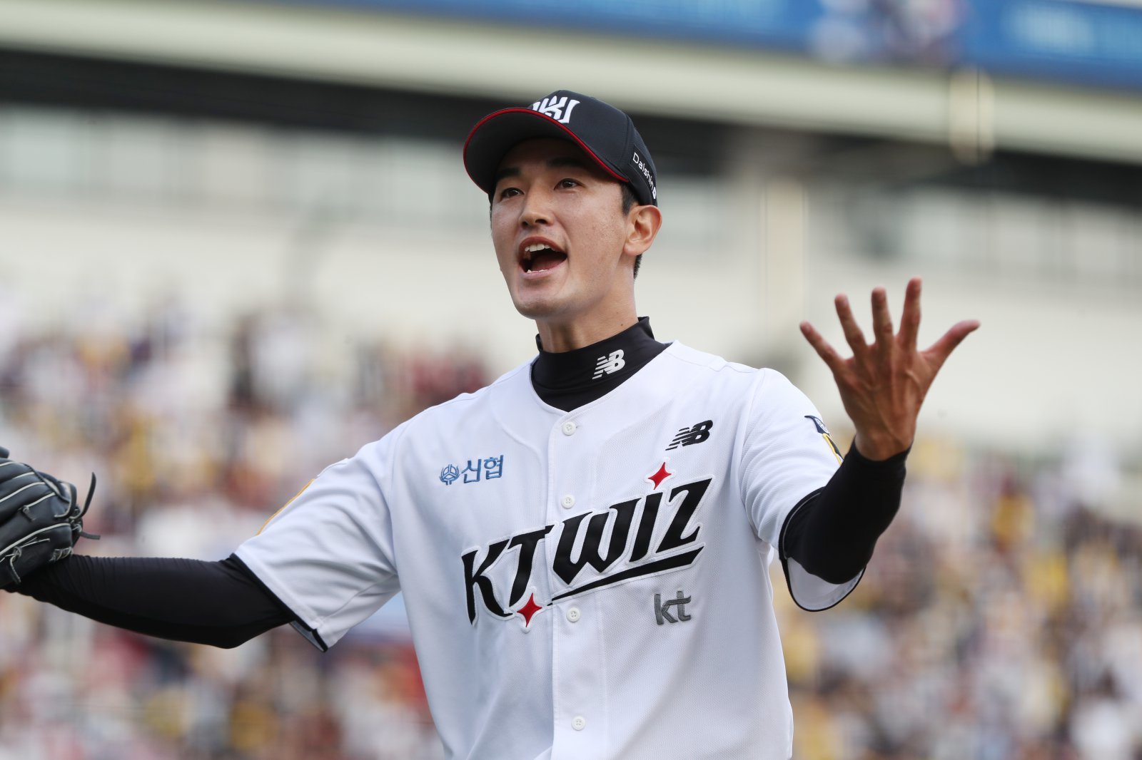 선두 KT, 한화 12-1 완파 ‘6연승’…2위 삼성에 1경기 차