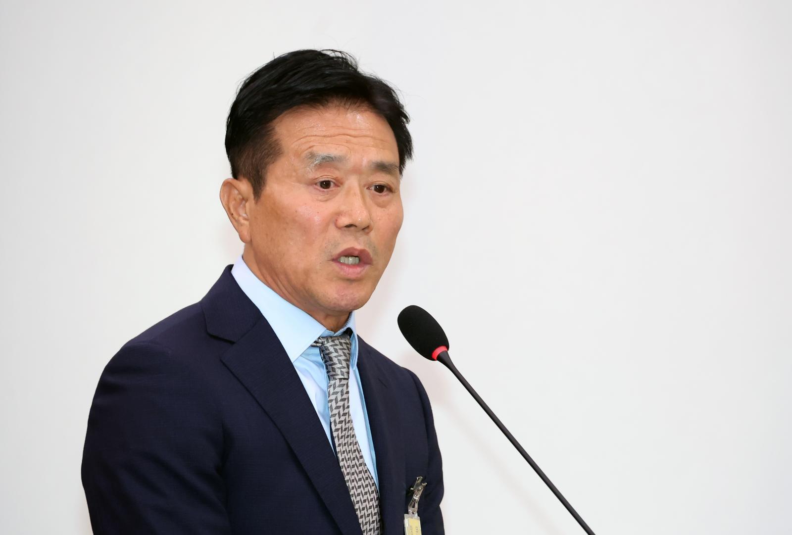 Football Association Referee Chief Resigns Amid Hearing Controversy