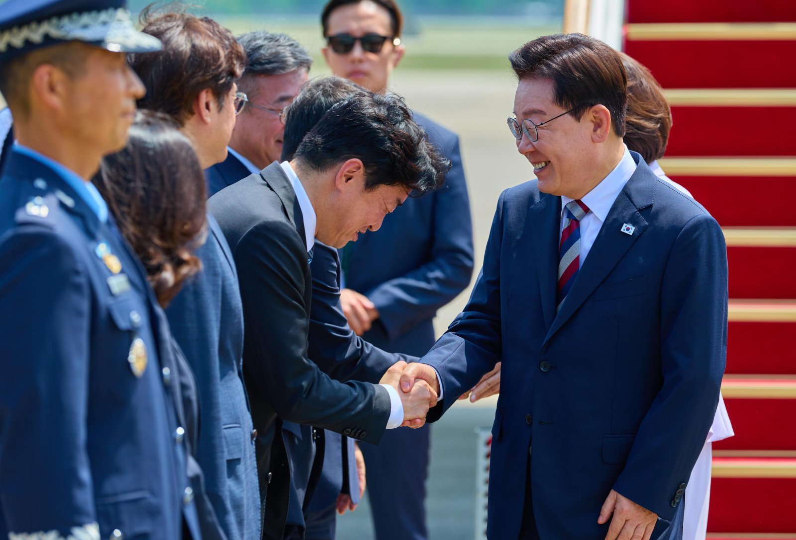 李, 순방직후 장관들 소집… 주택공급-증시 대책 점검