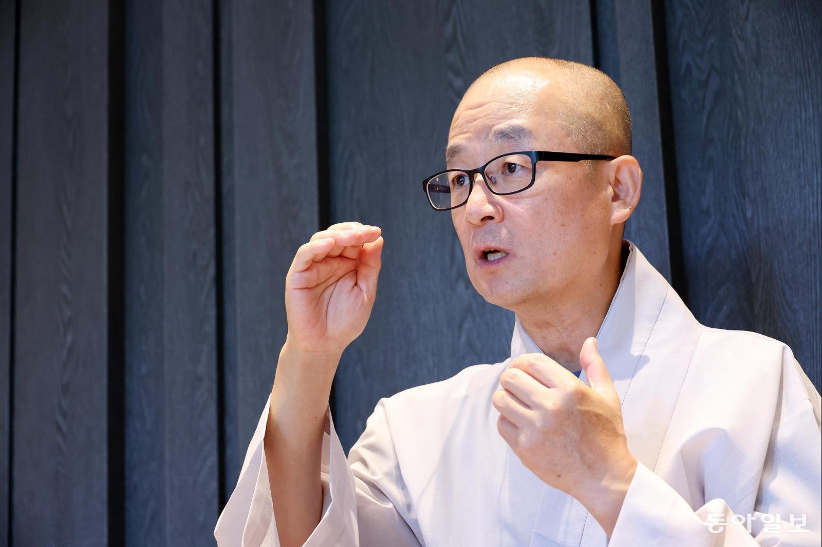 “우파니샤드, 철학-종교 더 선명하게 해줘… 많은 연꽃 피어낸 연못 밑 진흙같은 존재”