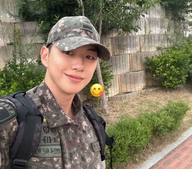 ‘육군 조교’ 강다니엘, 한층 늠름해진 모습
