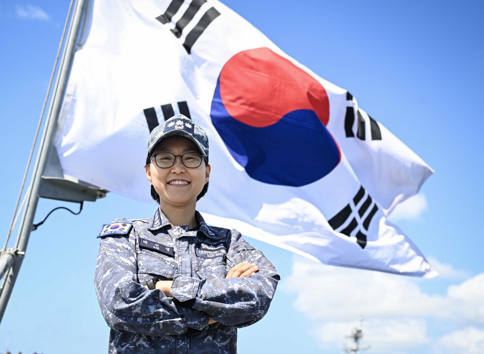 해군 첫 대령급 여군 함장 탄생…1만4500t급 독도함 이끈다