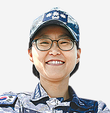 해사 1호 여생도, ‘독도함’ 첫 여군 함장 됐다