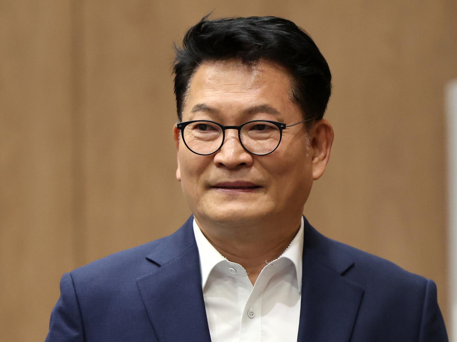 Song Young-gil Vows to Finish Party Leadership Race, Eyes Incheon Turnaround