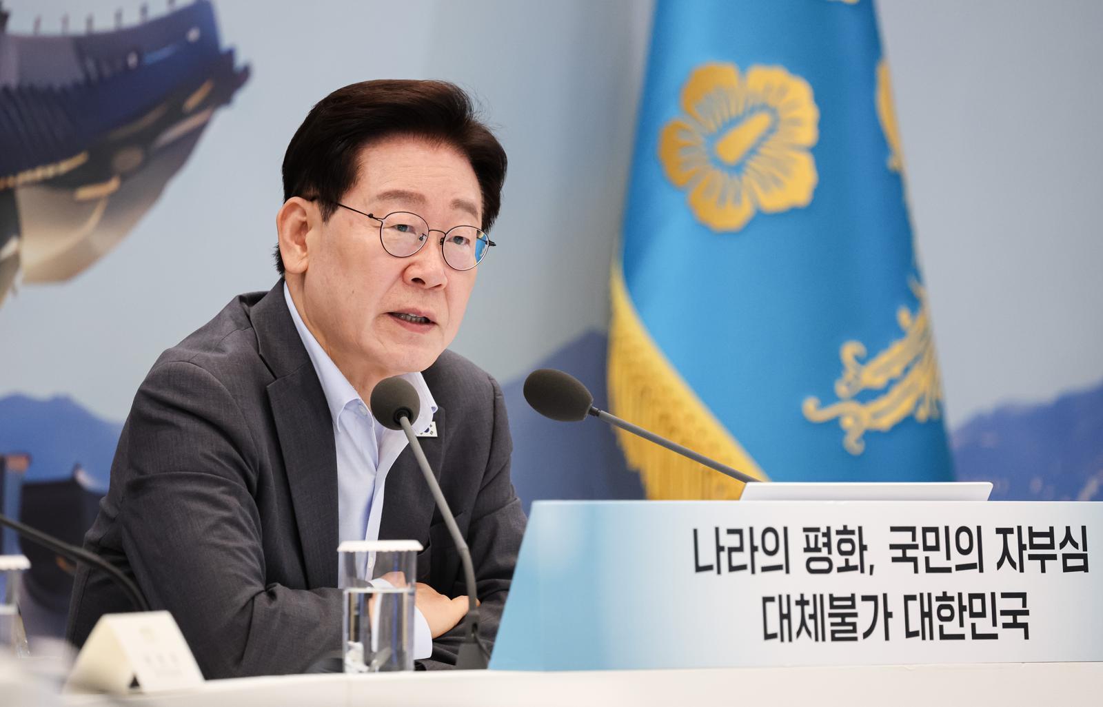 李 “군기 후퇴하면 66조 국방비 쓰고도 ‘화살 창고’ 비게 돼”