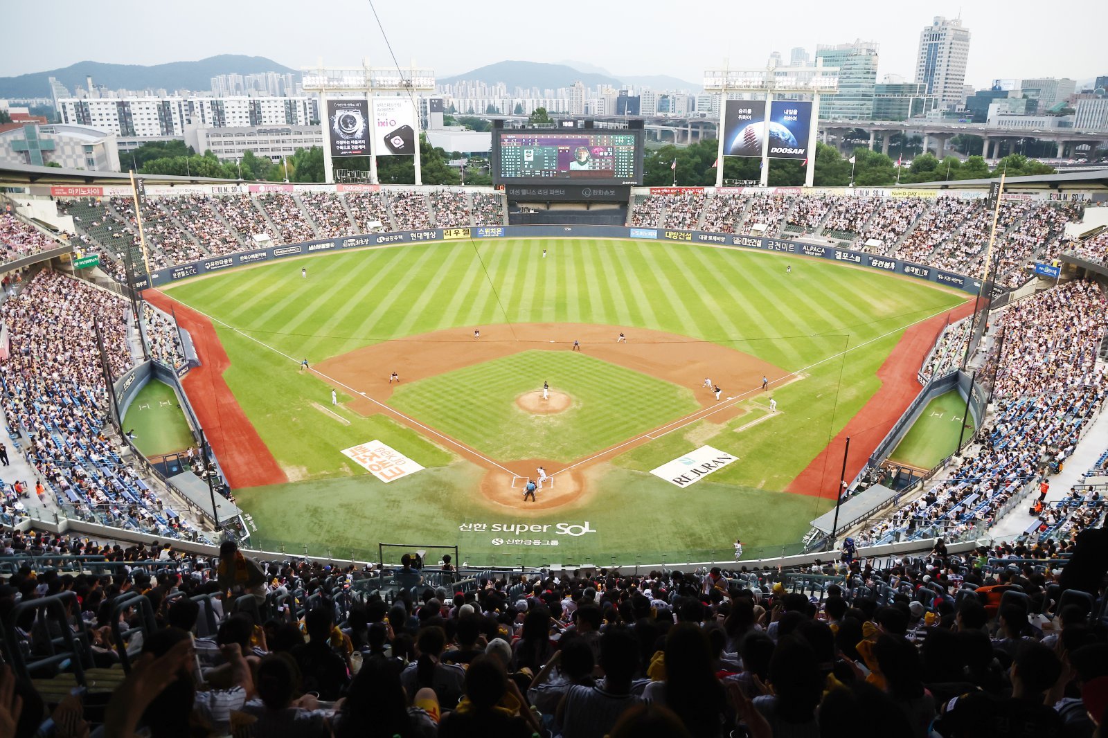[속보]프로야구 잠실·인천·대구·부산·광주 등 전 경기 폭염 취소