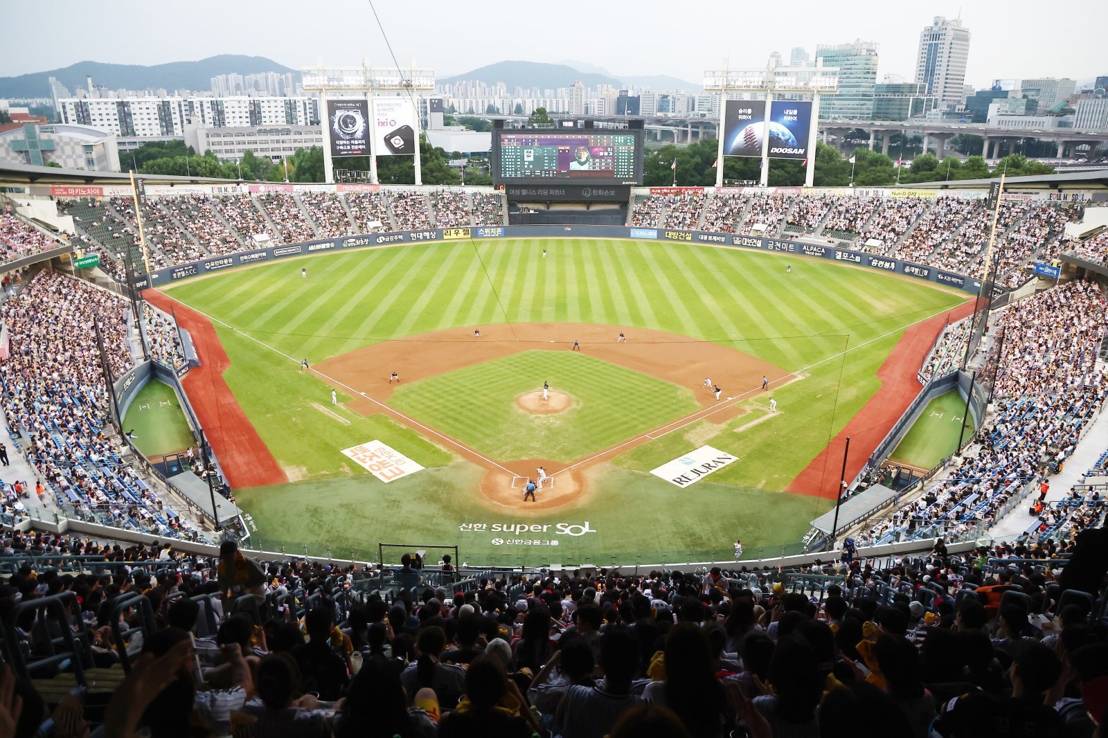 South Korea Cancels All Pro Baseball Games Due to Extreme Heat