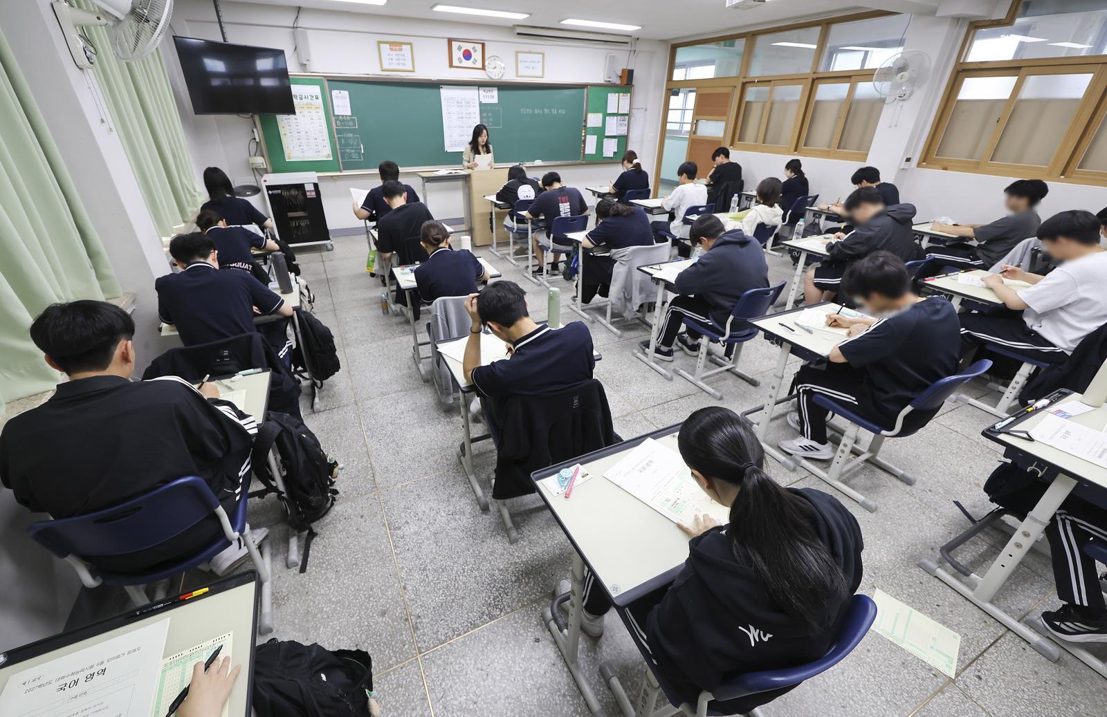 지방국립대, 이르면 내년부터 ‘등록금 0원’…역차별 논란도