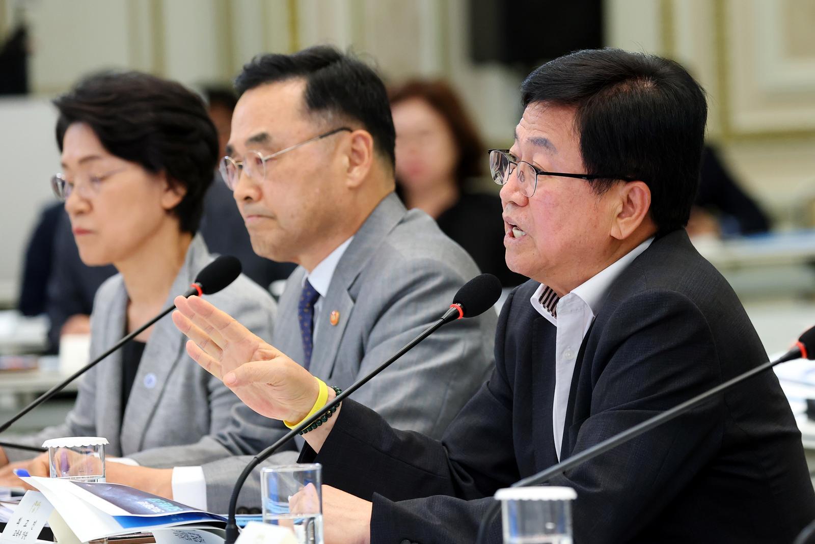 Proposed scholarship for provincial public universities sparks concerns over private institutions