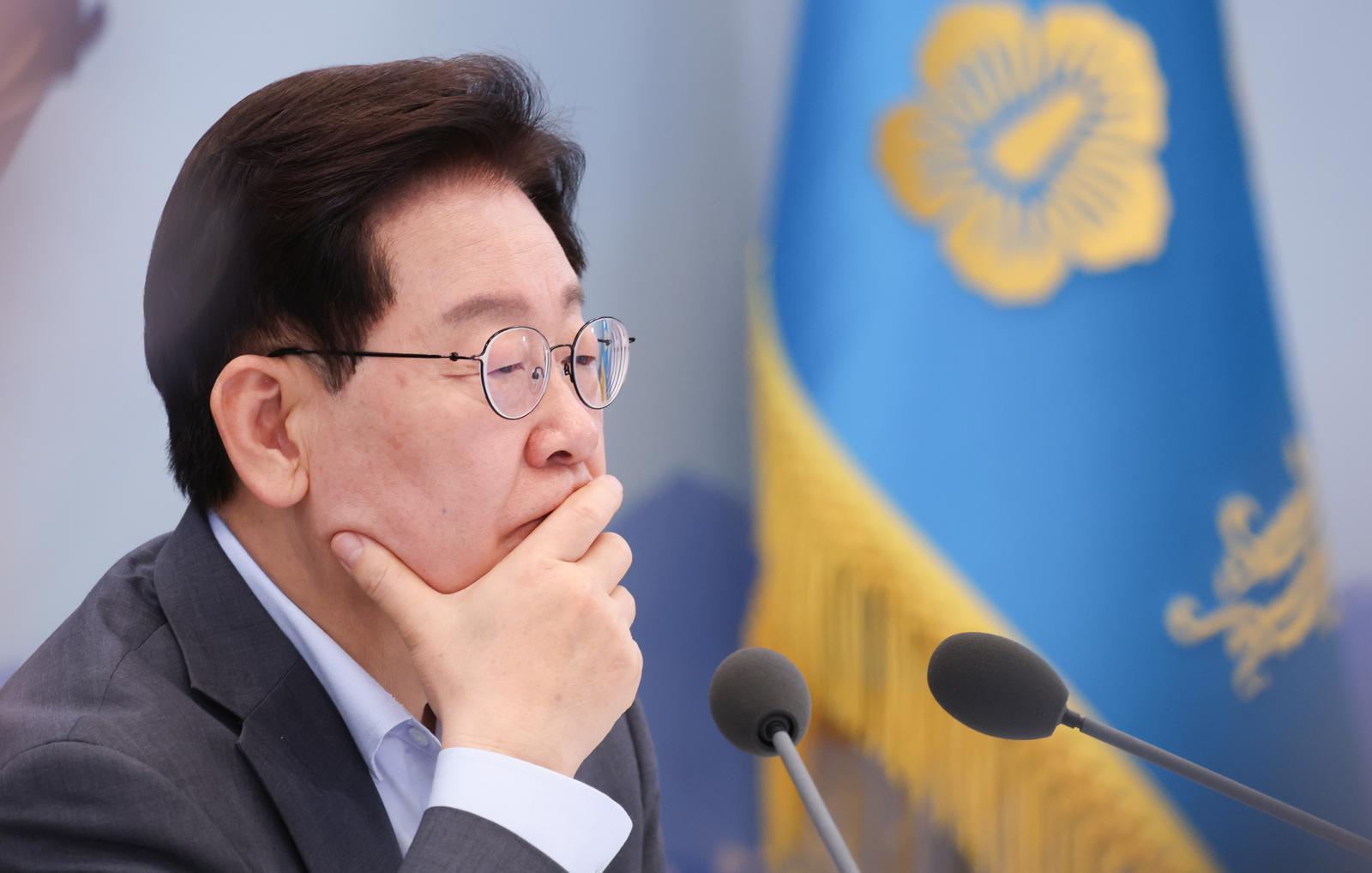 李 “개정된 형소법 안 읽어봤다…검사는 수사하면 안 된다고 돼 있나”