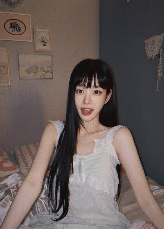 견미리 딸 이유비, 침실 셀카 공개…청순 미모에 슬림 몸매 눈길