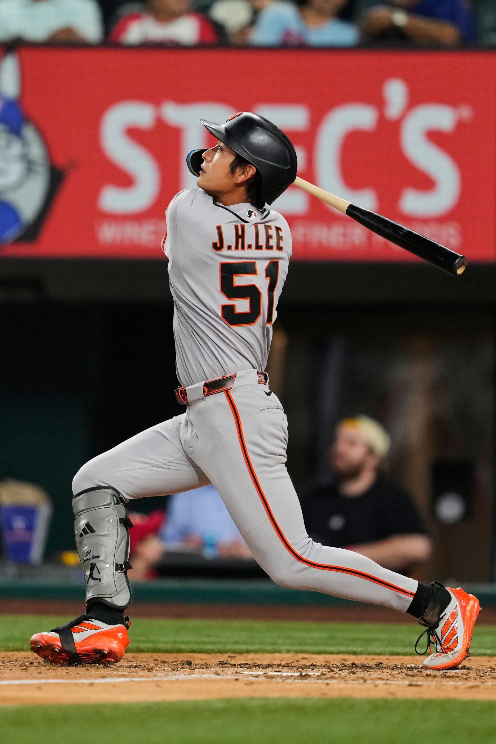 Lee Jung-hoo extends hitting streak to 5 games, maintains .303 average