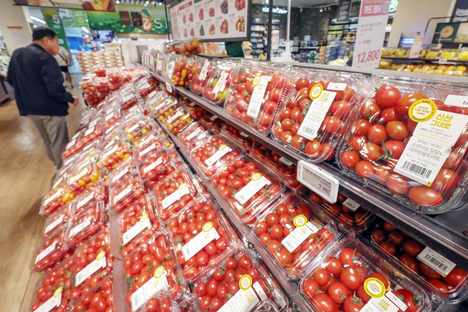 South Korea busts firms for falsely selling processed tomatoes as fresh produce