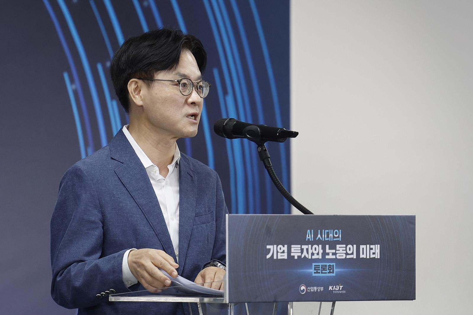 김정관 “주 52시간 이슈, 경쟁상대 中과 비교해야” 완화에 무게