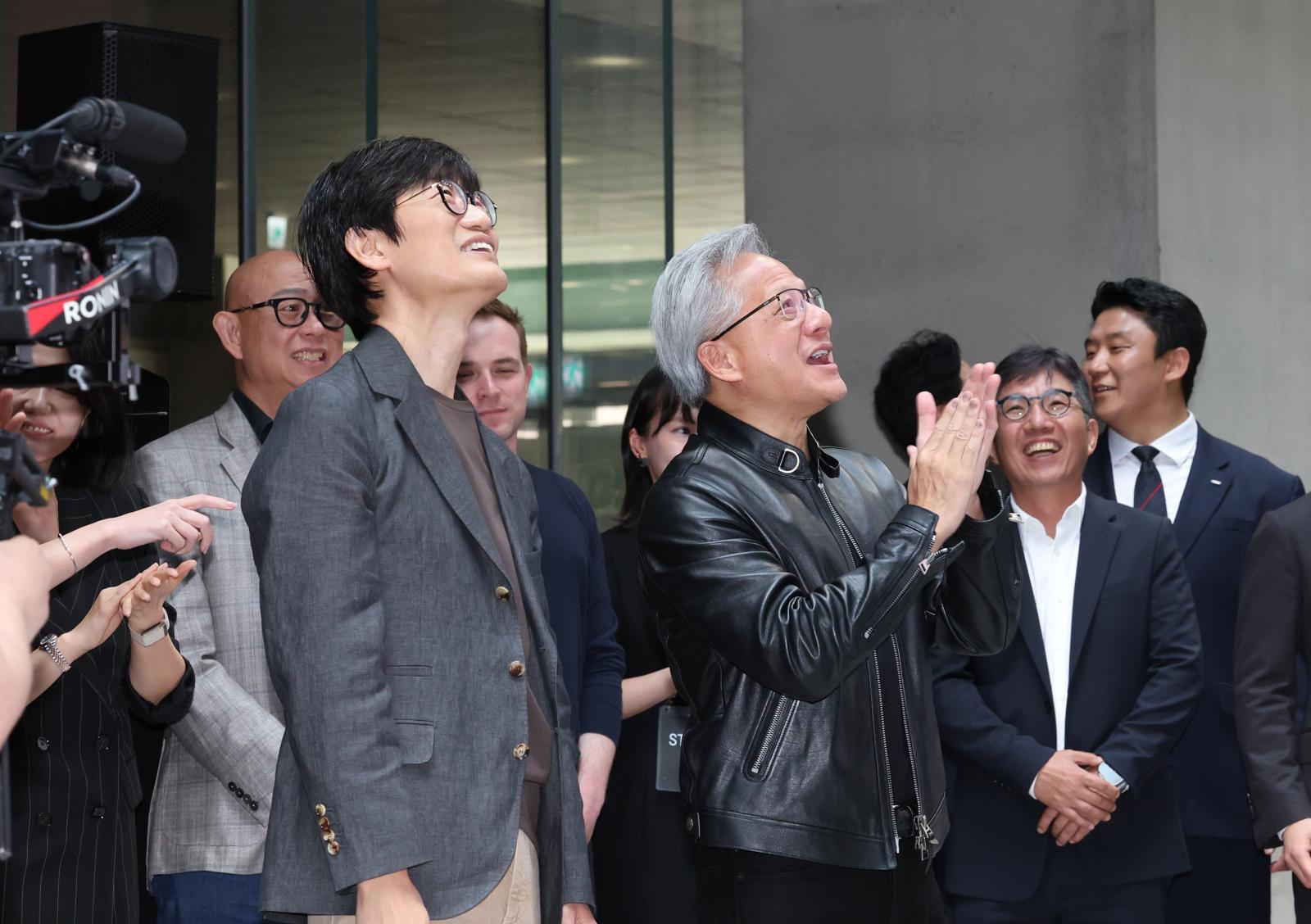 네이버, AI·글로벌 C2C 성장에 2분기 매출 사상 최대