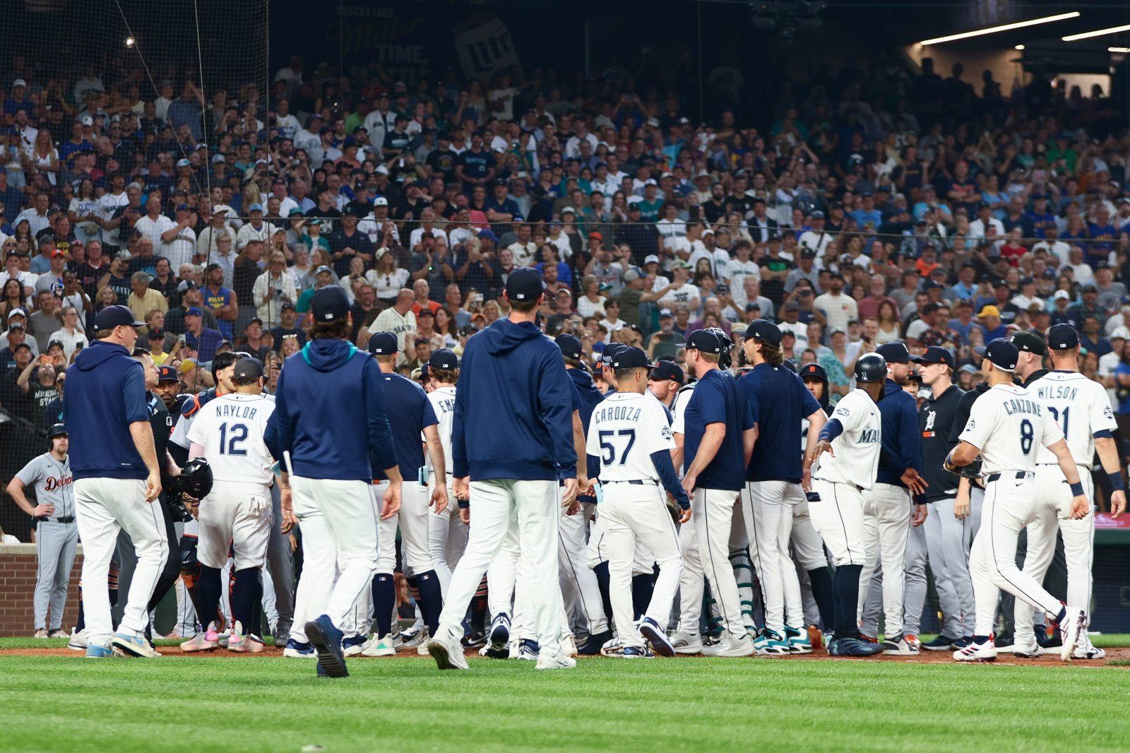 Seattle's Speier gets 3-game ban for bench-clearing brawl