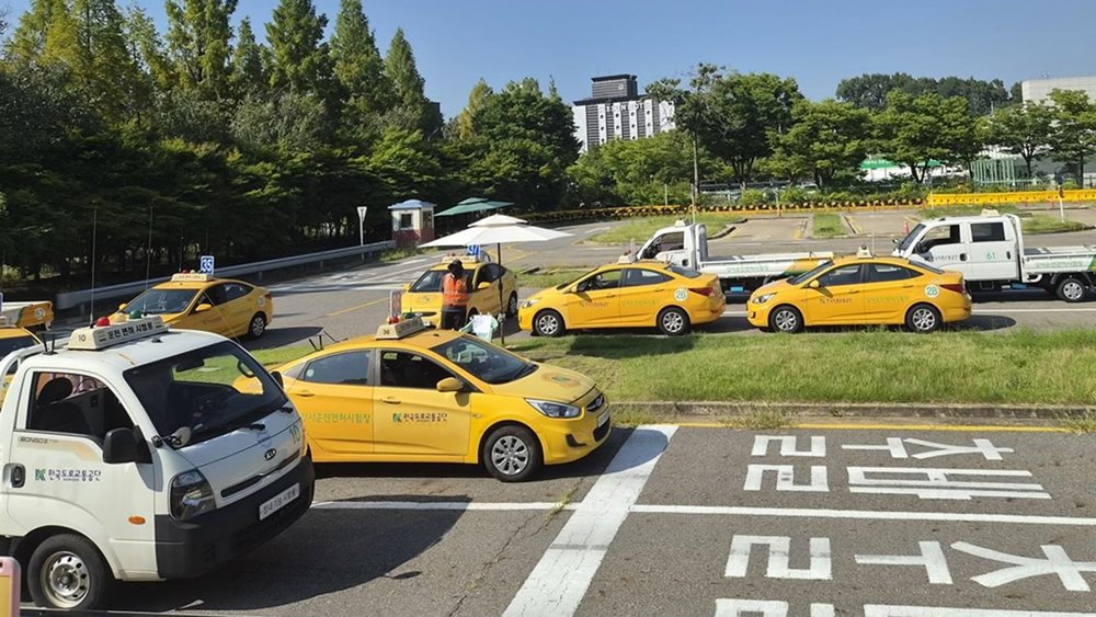 Driving tests paused in heatwave: Afternoon sessions scaled back