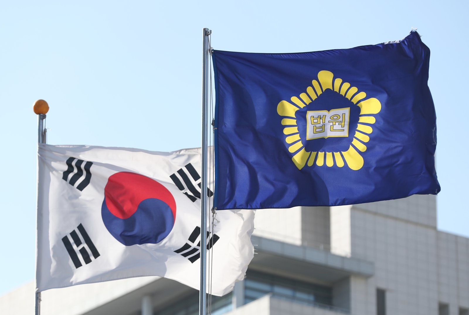 피해자 거부에도 법원은 ‘일부 참작’…수정 형사공탁, ‘감형논란’ 잠재울까