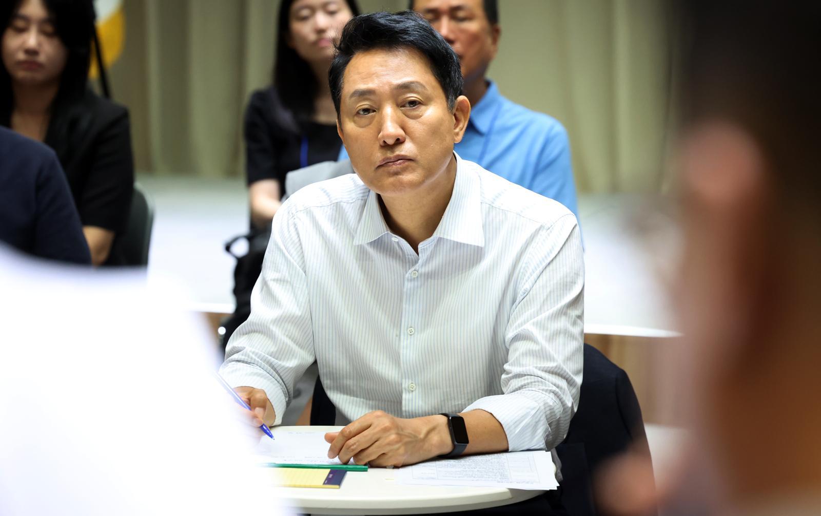 與 “오세훈, 정부 탓하기 앞서 본인 부동산 성적표부터 돌아봐야”