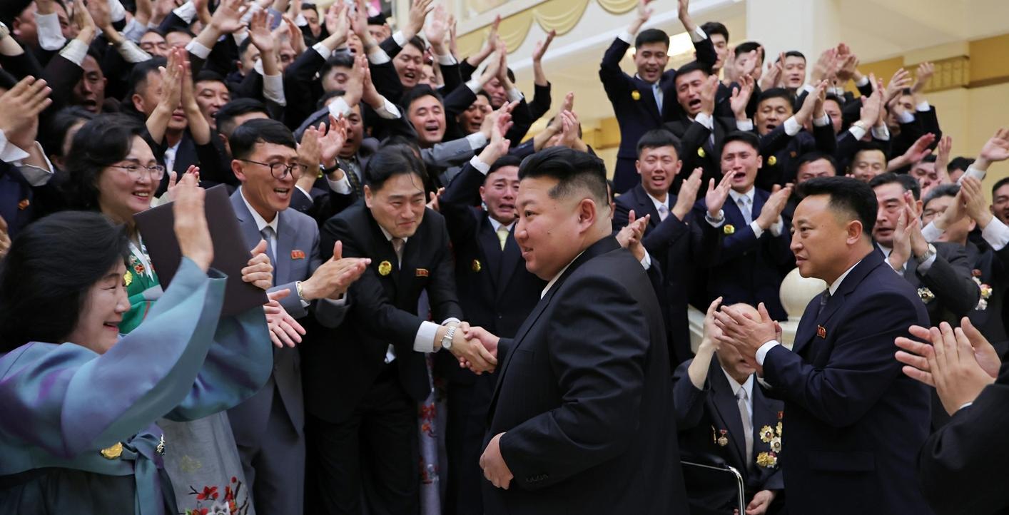 北 국립교향악단 방문한 김정은
