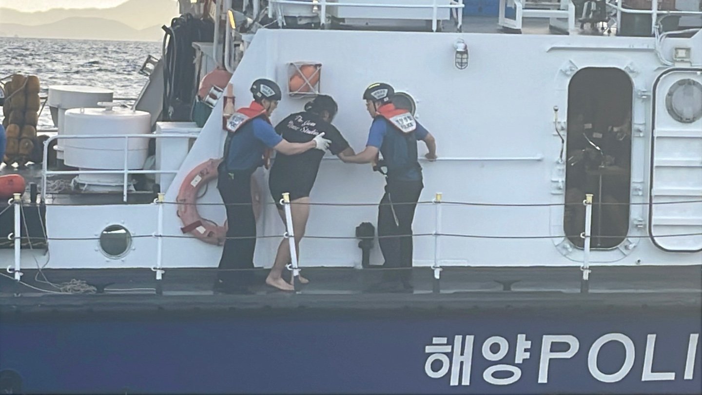 Three rescued after going missing on motorboat off Incheon coast