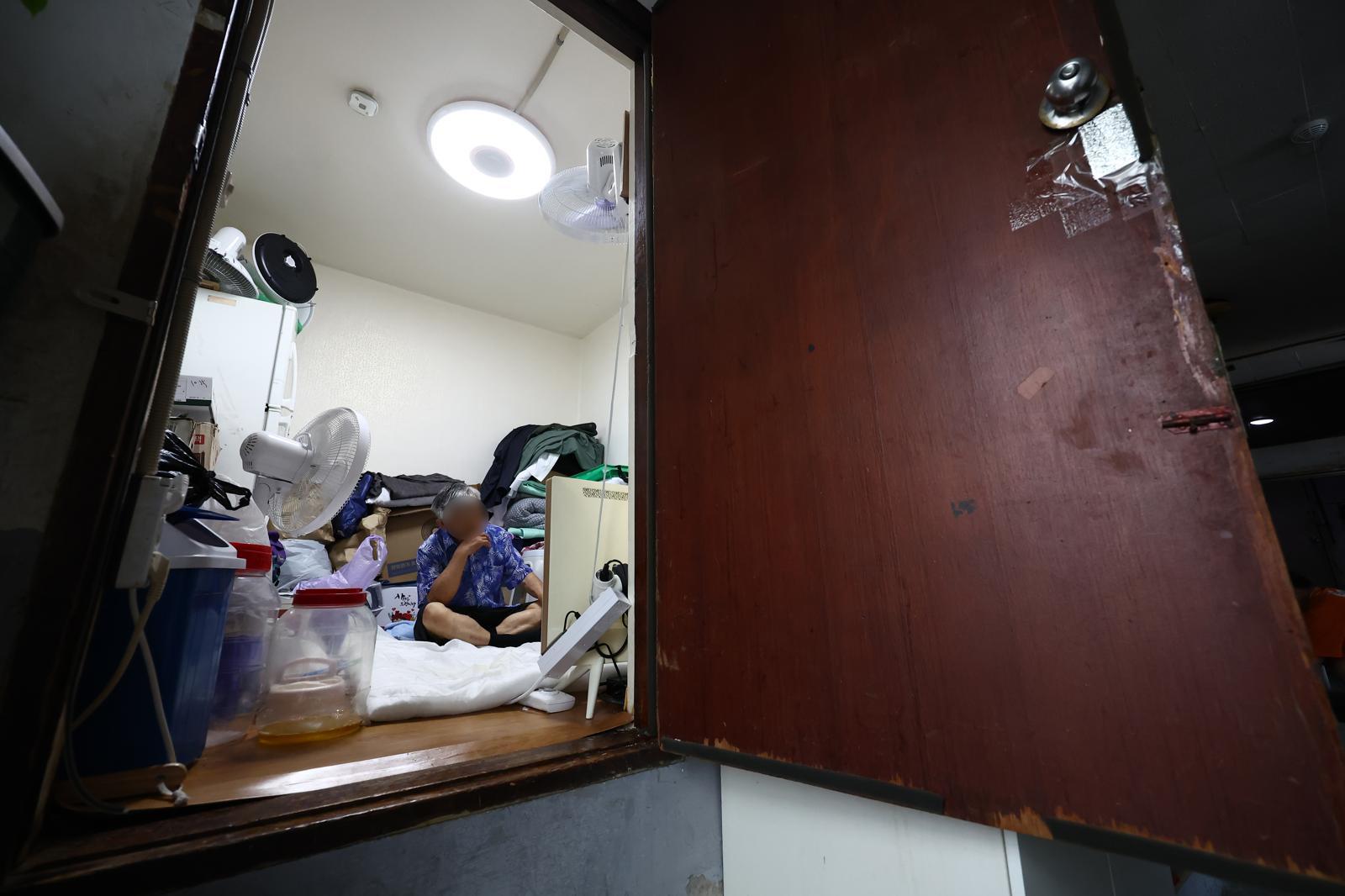 폭염 속 판잣집·여관 등 ‘집 아닌 곳’ 거주 55만 가구…5년 새 11% 늘어