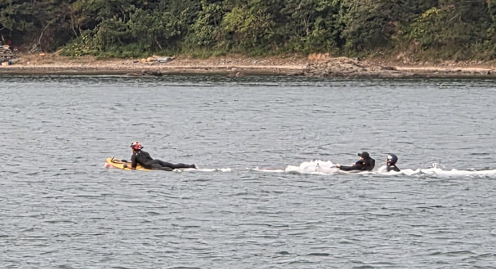 물놀이용 고무보트 강풍에 밀려가…부산서 표류하던 10대 구조