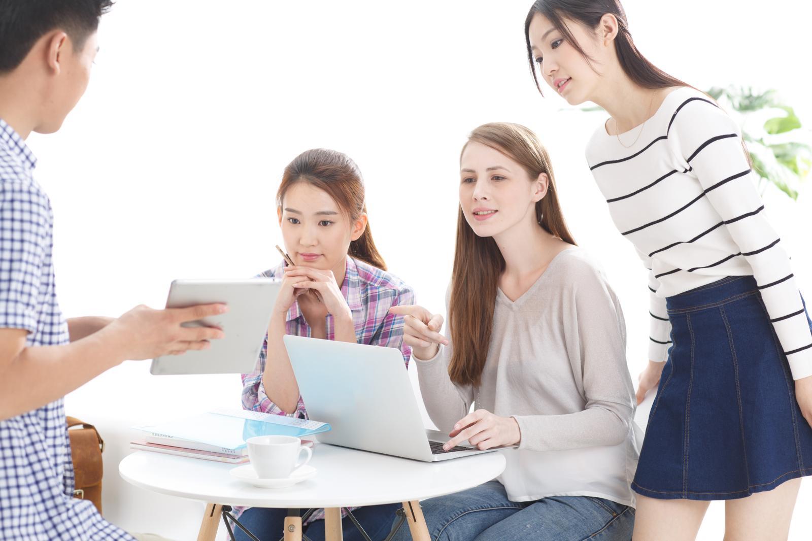 High Exchange Rates Increase Study Abroad Costs; Tips for Student Cards and Remittances