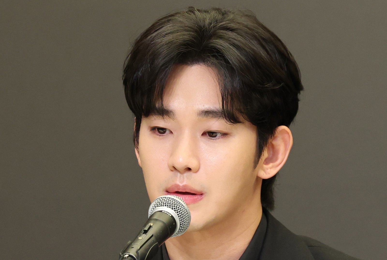 경찰, 유튜버 권영찬 ‘김수현 명예훼손’ 혐의 일부 송치