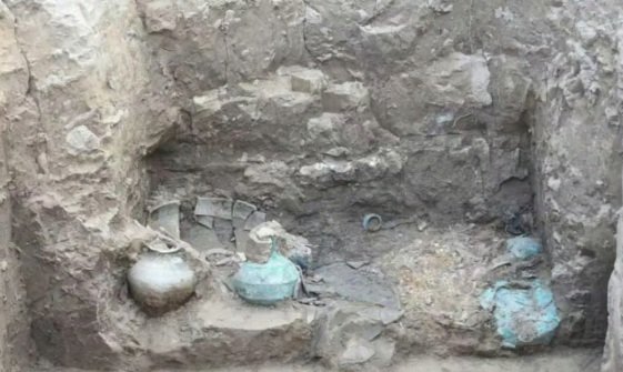 '2,300-Year-Old Alcohol Still Intact?' Bronze Pot Found in Tomb Near Great Wall