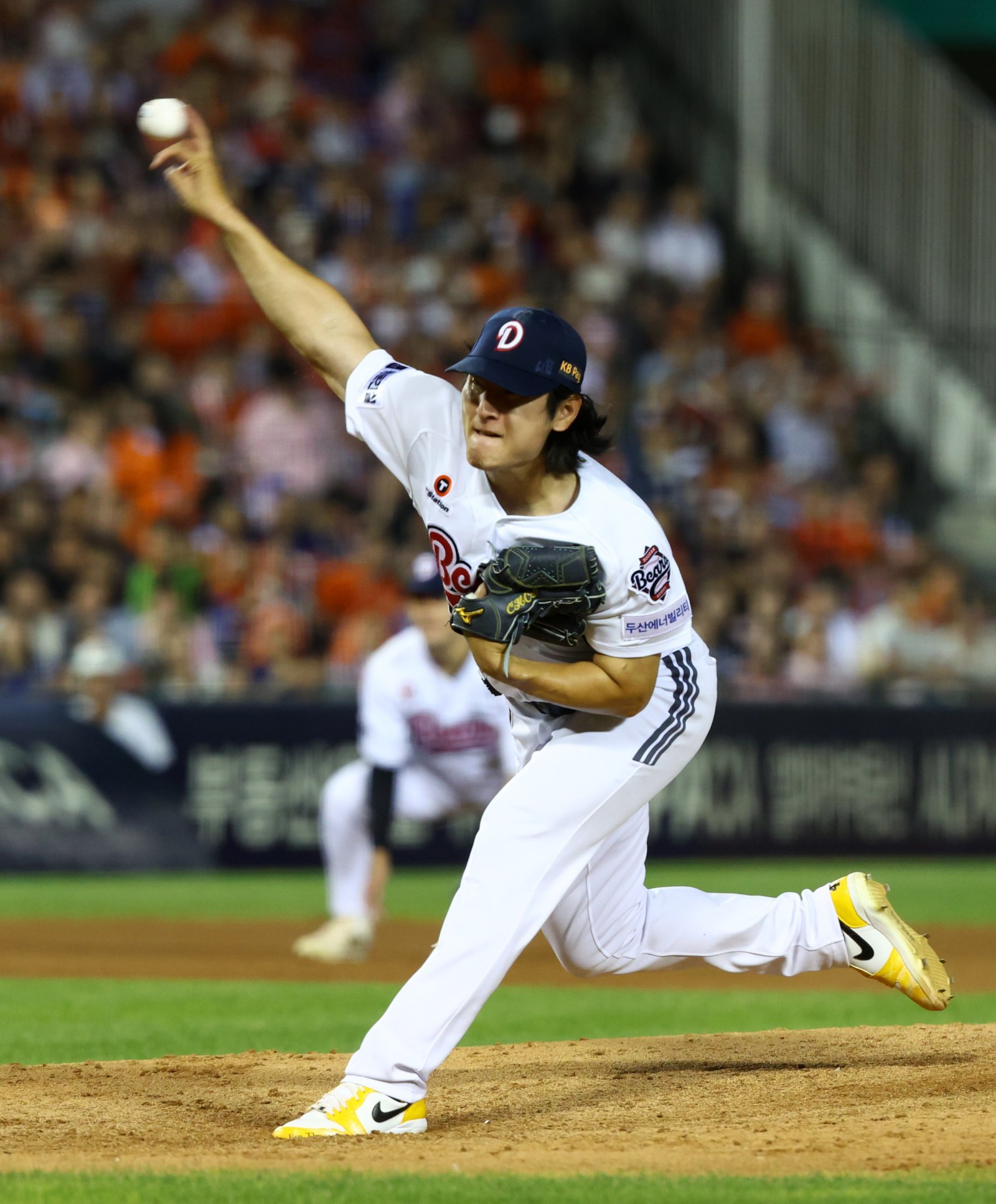 Kwak Bin's gem wasted as Doosan Bears bullpen blows lead in tie