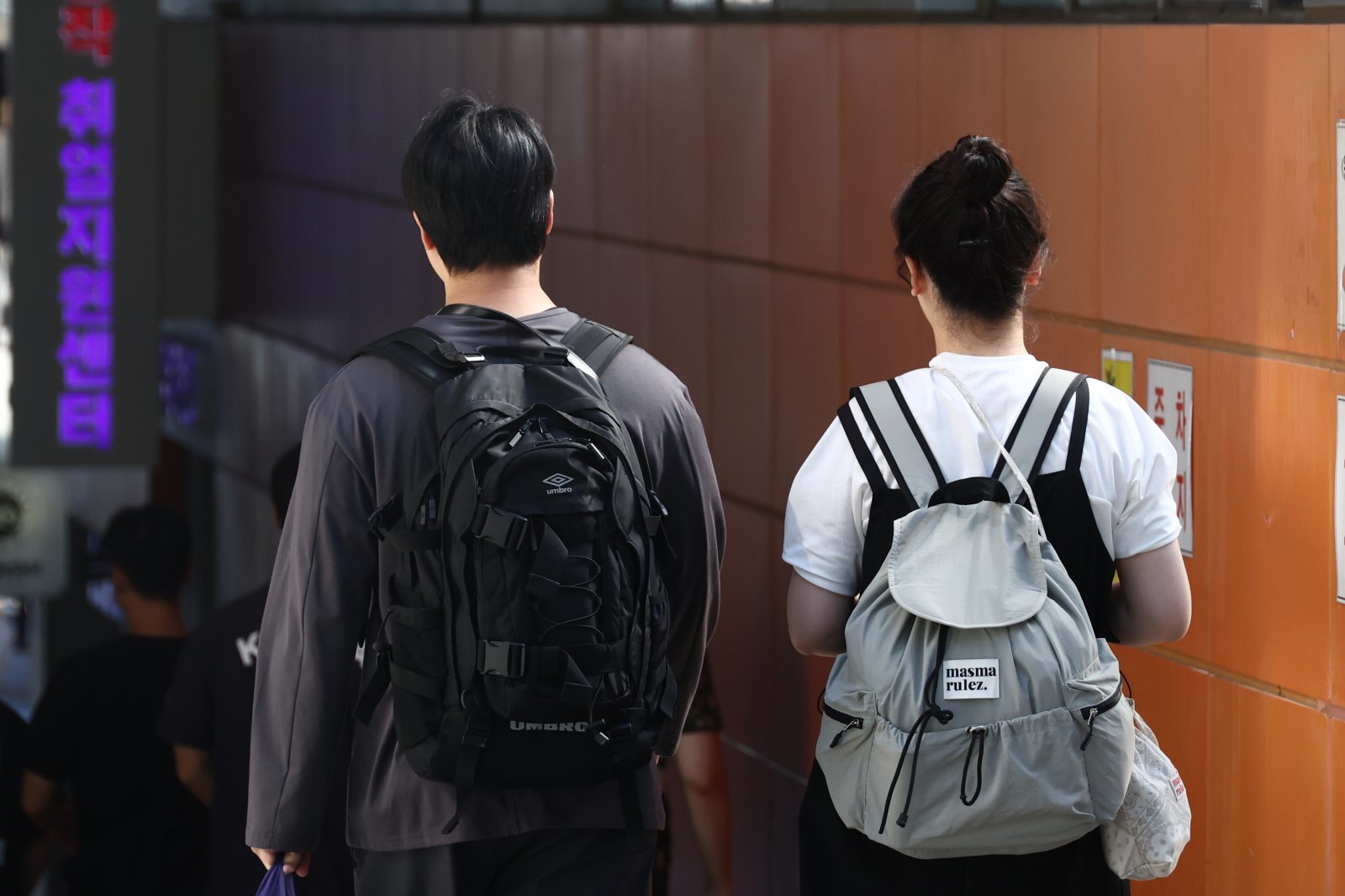 취업자 10만명 늘었는데…청년 취업자는 20만명 줄었다