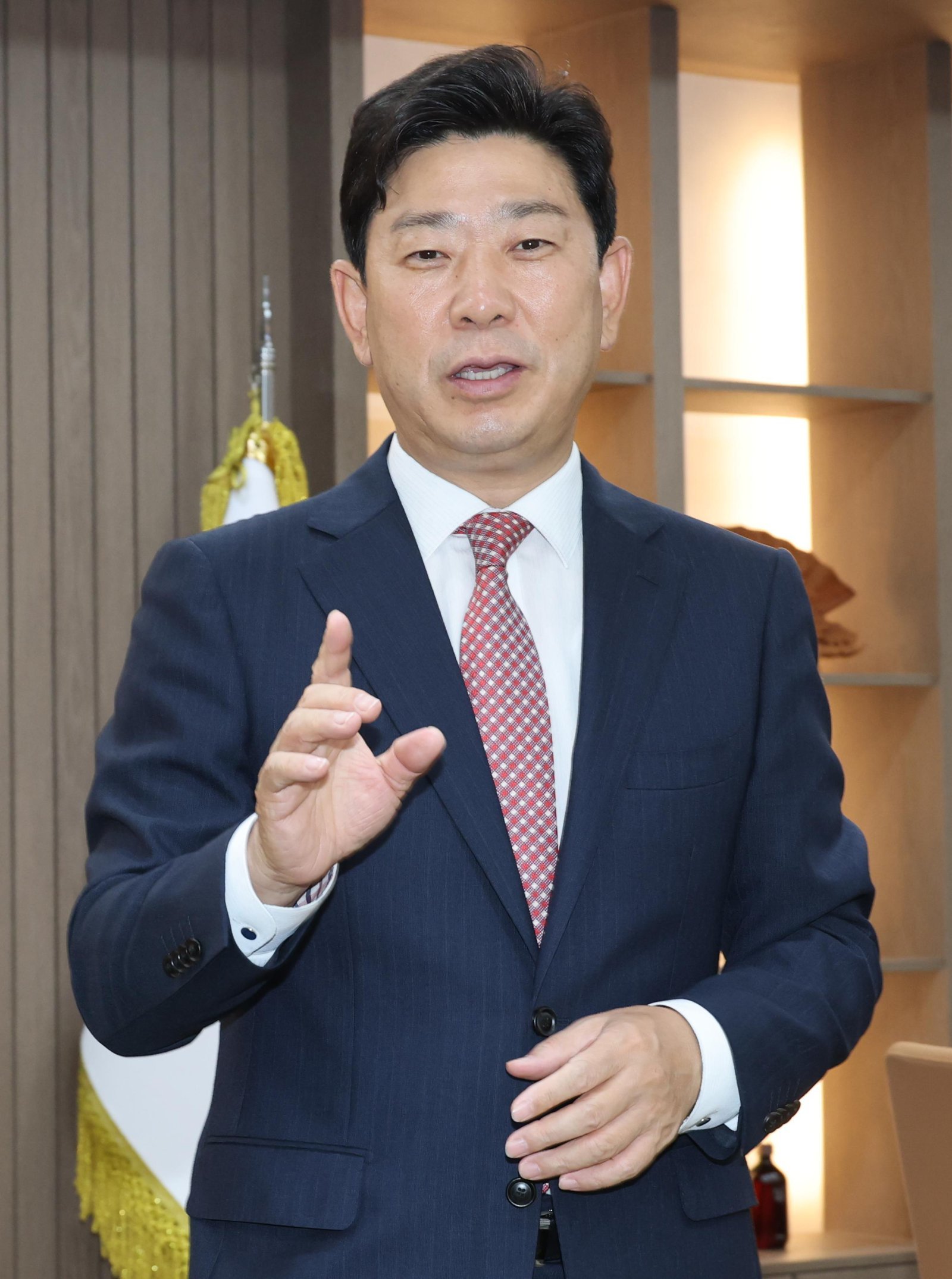 [초대석]“AI-첨단 소재 키워 포항 철강 재도약”