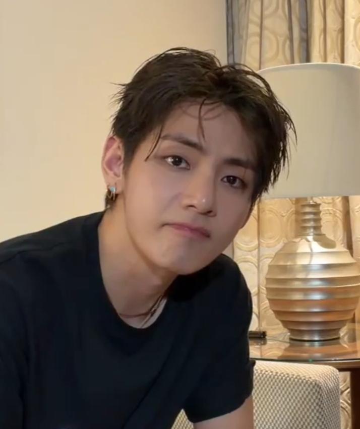 “오른쪽 귀 30%만 들려” BTS 뷔, 청력 이상 공개