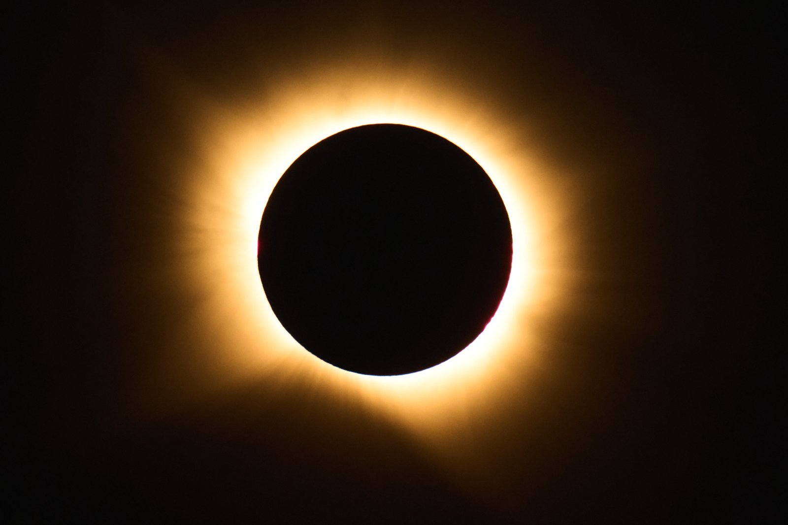 Rare Total Solar Eclipse Graces Spanish Skies After 100 Years