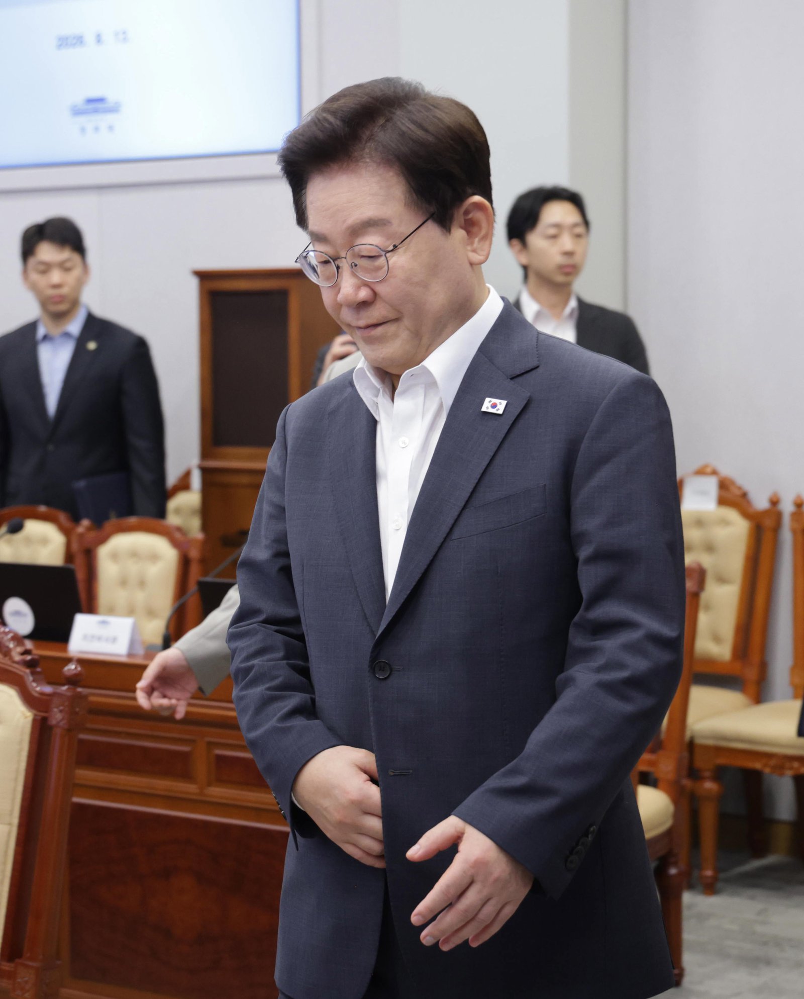 [속보]李 “누구나 내집마련의 꿈 이루게…전방위적 공급 총력전 나서야”