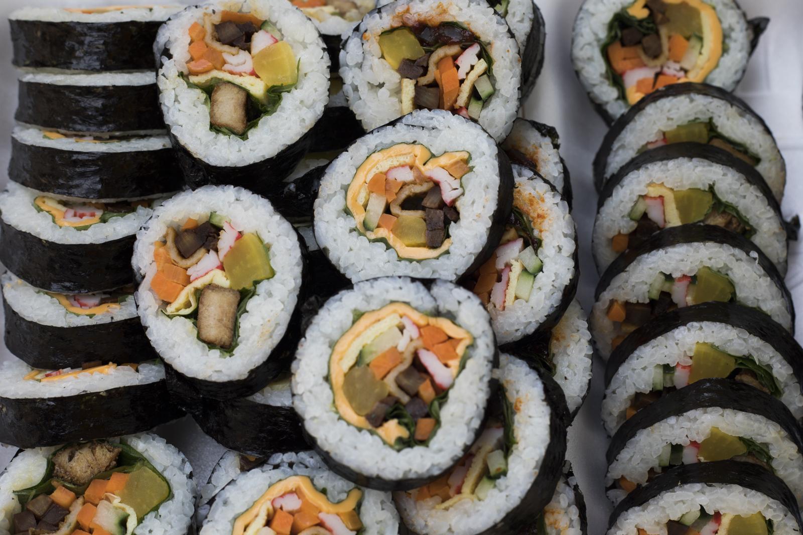 “김밥 잘 마는 北여성 40명 고용하세요” 러에 구직광고 등장
