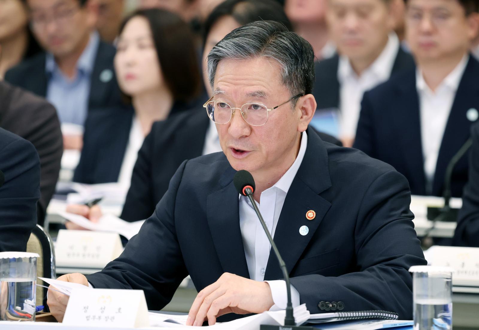 정성호, ‘이화영 재판 집단퇴정’ 검사 2명 징계 청구