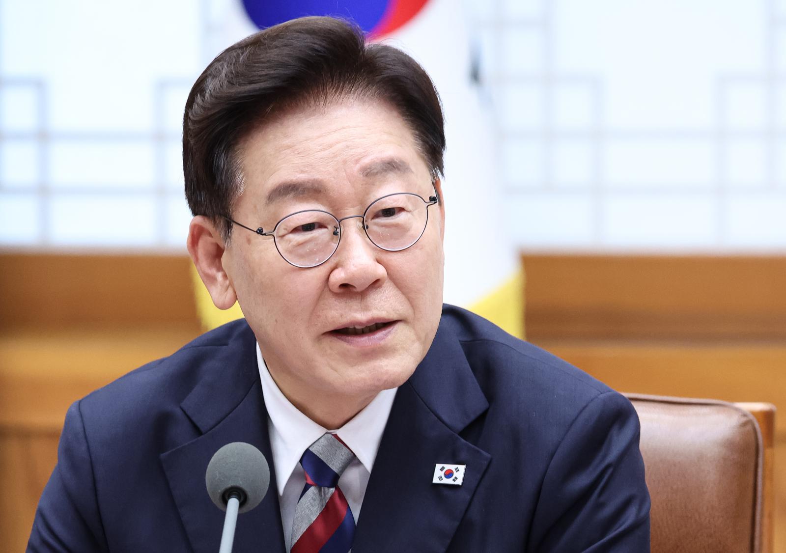 李 “청년에 ‘도전 아름답다’하면 뺨 맞아…사고 전환 필요해”