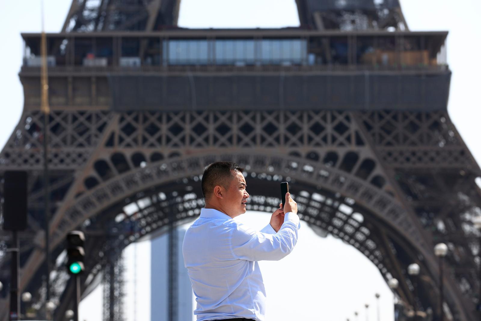 France's top court strikes down social media ban for under-15s
