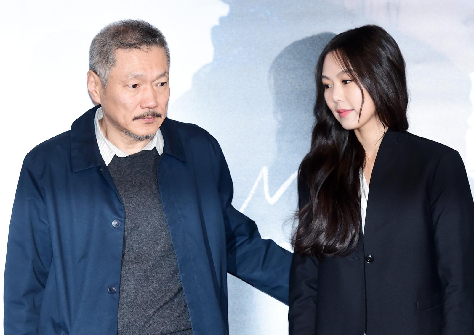 홍상수·김민희, ‘눈 둘 데가 없네’로 로카르노영화제 동반 수상