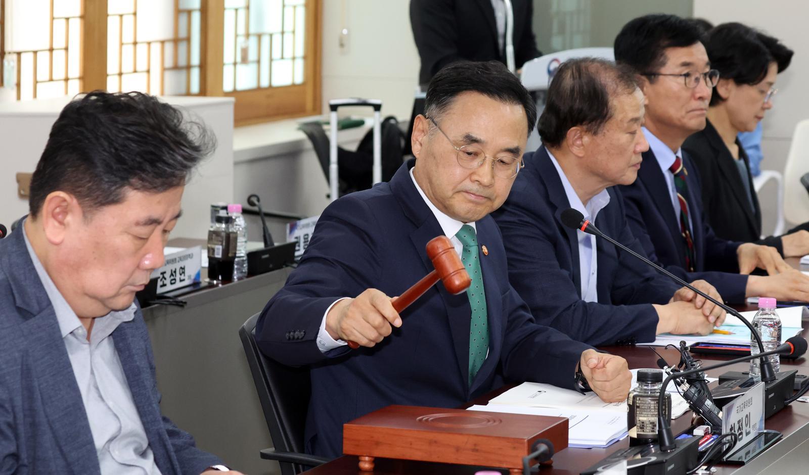 국교위원장 “수능 서·논술형, 독서로 충분” 발언에…학원총연합회 “공교육-학원교육 대립시키지 말라“