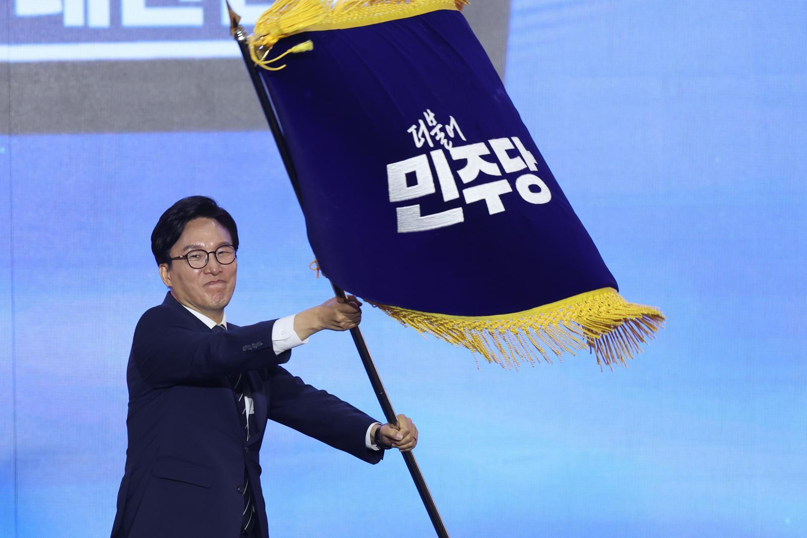 김민석 54.08%로 최종 승리… 당심, 중도확장 노선에 힘 실어줘