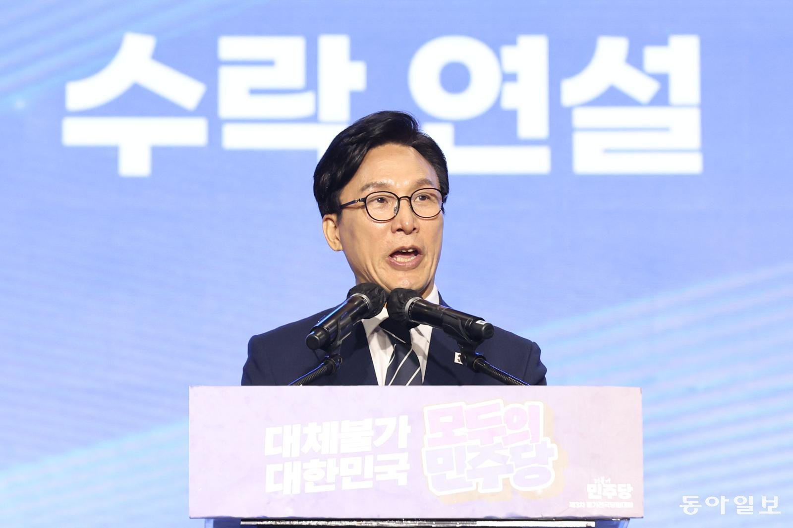 ‘86운동권 선두주자’ 떴다 18년 야인생활… 李정부 총리 거쳐 “정치 로망” 당대표에
