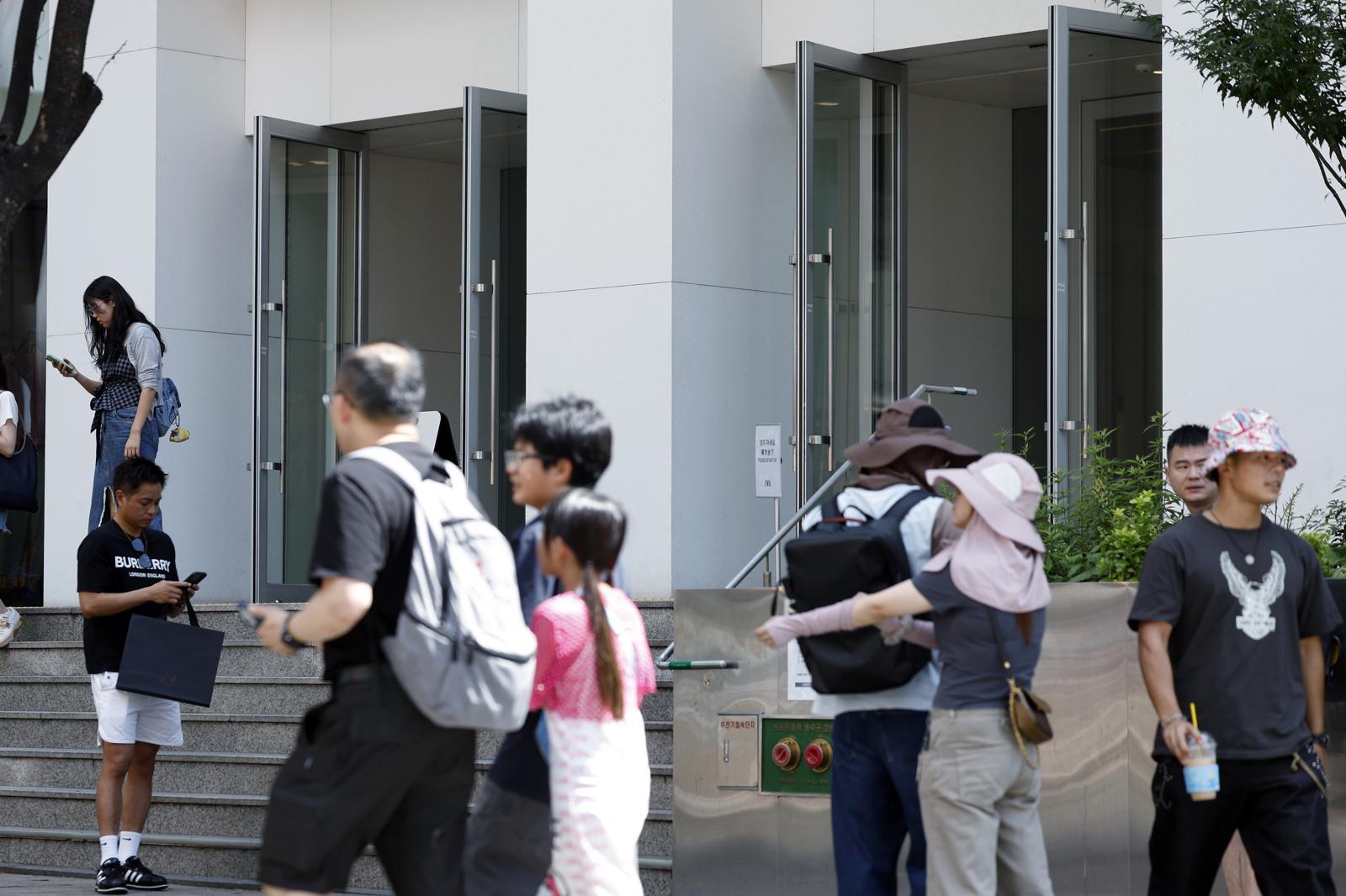 명동 상권 살아나자 핵심 빌딩 매물로…외국인 관광객 늘자 호텔 투자도 ‘온기’