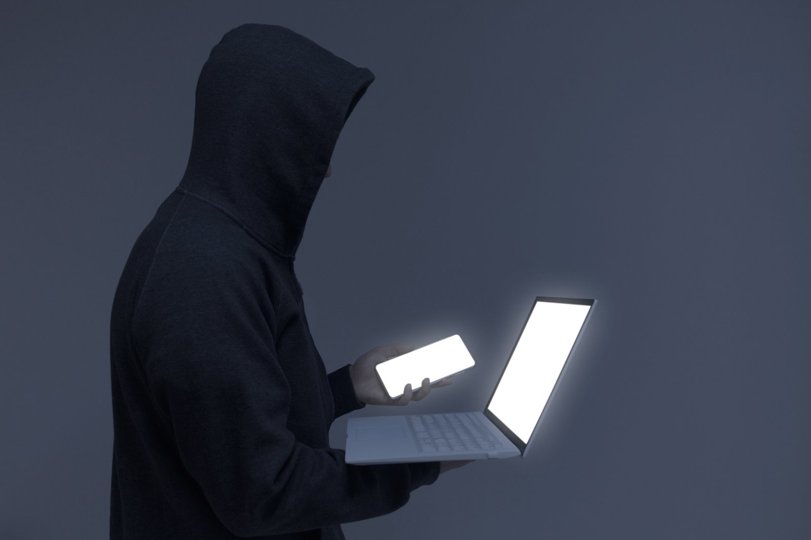 “현금 안 내놓으면 폭파”…美 고교, AI 목소리 협박 전화에 봉쇄·휴교