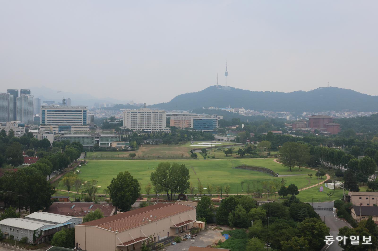 90만평 용산공원… 남쪽엔 주상복합, 북쪽엔 ‘출입금지’ 軍울타리