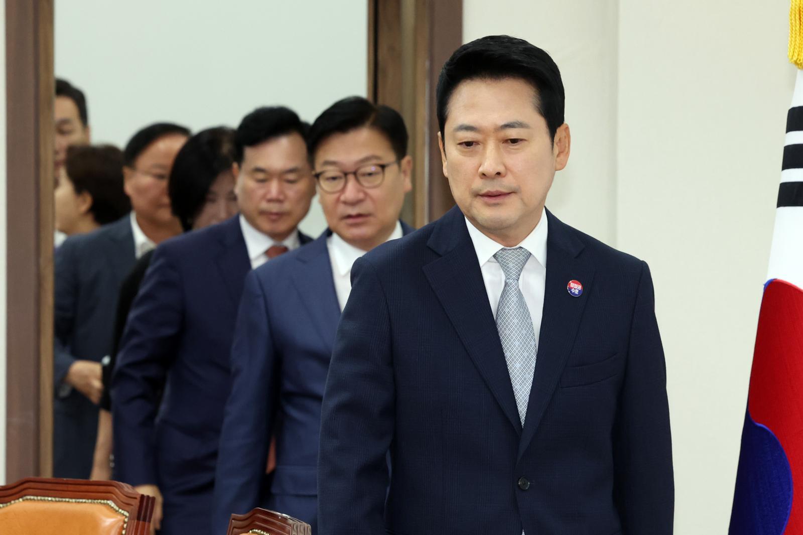 장동혁, 견제나선 중진에 역공 “총선 불출마를”